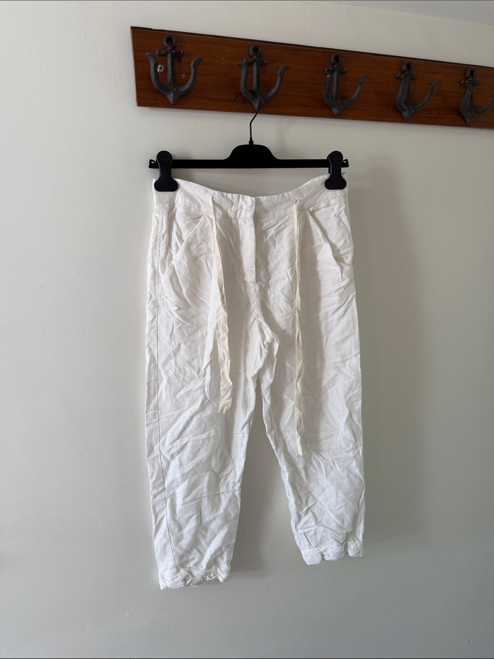 Wilfred White linen CAPRIS pants